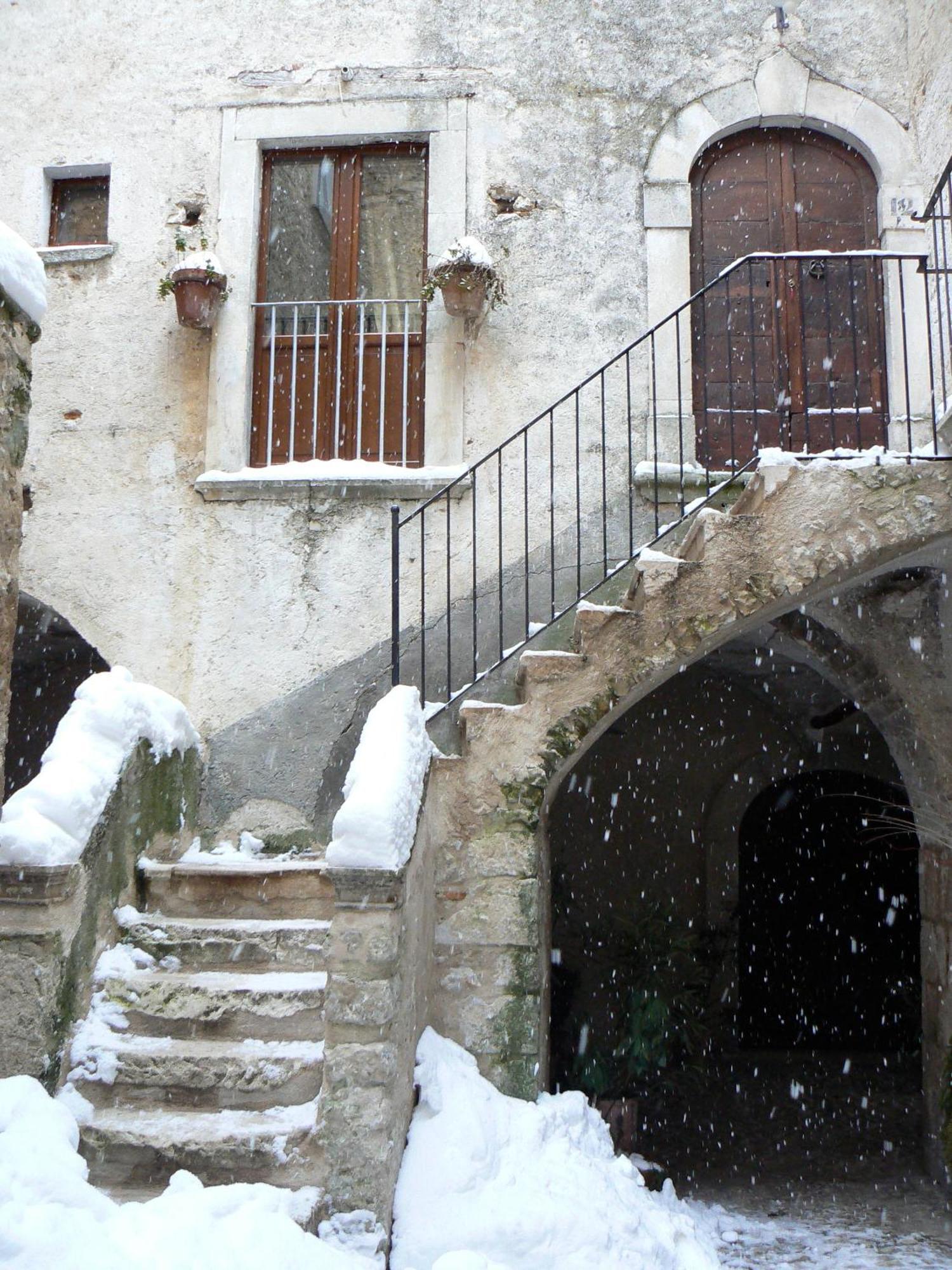 Residence Il Palazzo Santo Stefano Di Sessanio Exterior photo